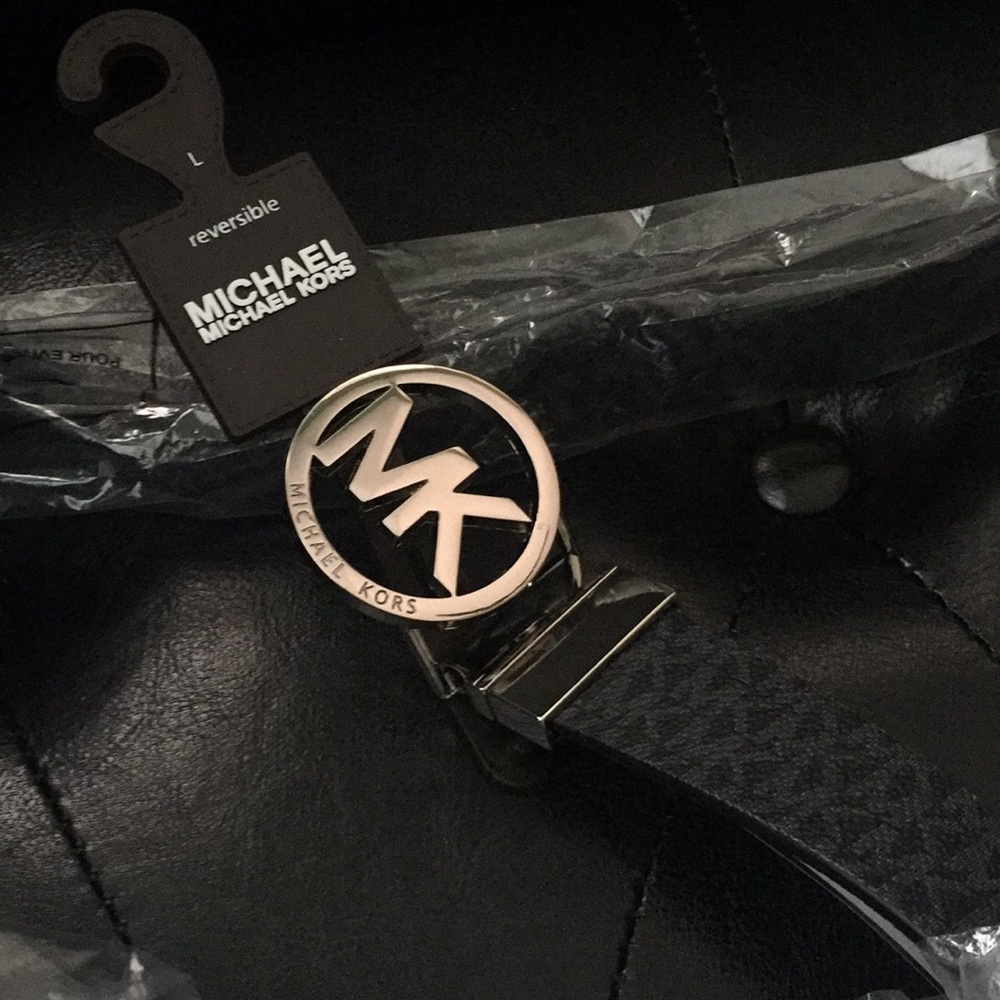Michael Kors reversible belt.